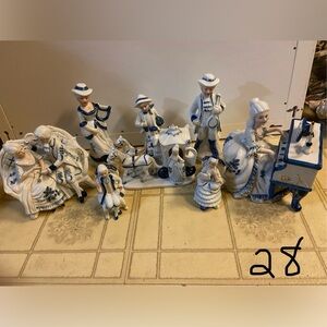 Holland Delft Blue Figurine bundle